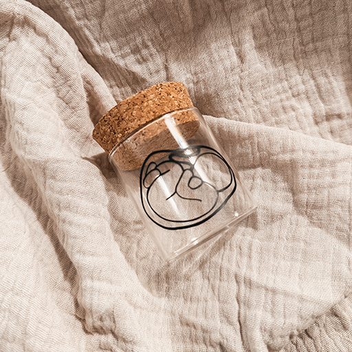 Navelstreng buisje van glas met kurken dop en afbeelding klein bewaarbuisje baby | Lief Moment